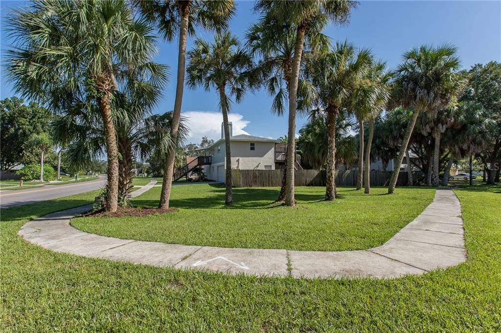 Tarpon Springs, FL 34689,812 RIVERSIDE DR