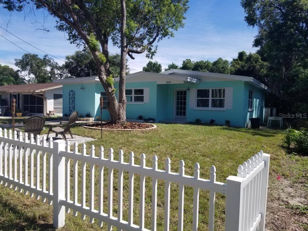 Tarpon Springs, FL 34689,509 ASHLAND AVE