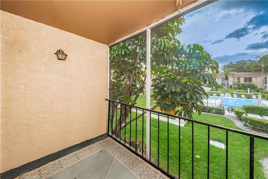 Clearwater, FL 33755,1577 GREENLEA DR #8