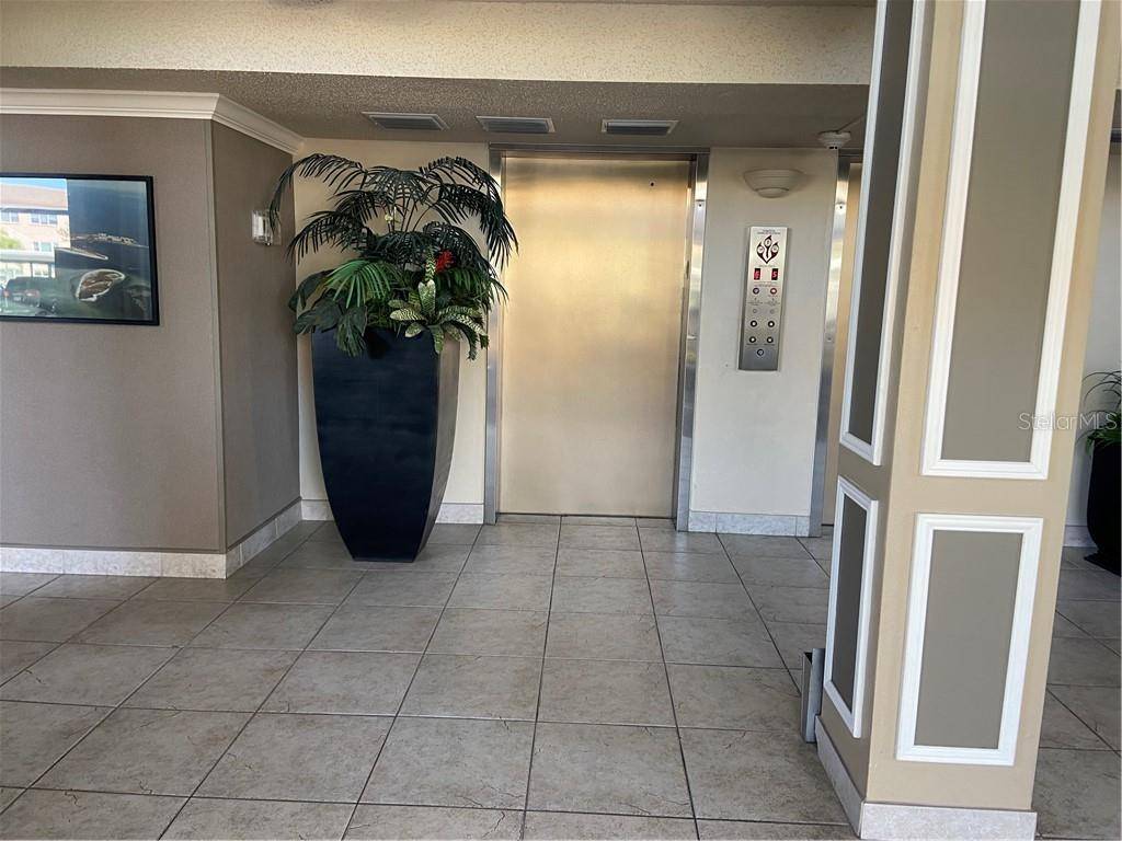 Dunedin, FL 34698,9 FORBES PL #208