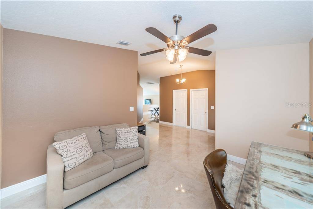 Tarpon Springs, FL 34689,1467 WATERMILL CIR