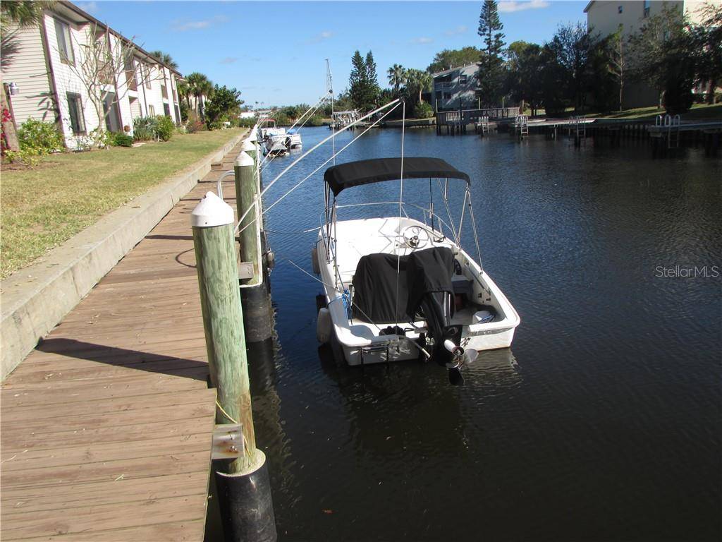 Tarpon Springs, FL 34689,322 MOORINGS COVE DR #2G