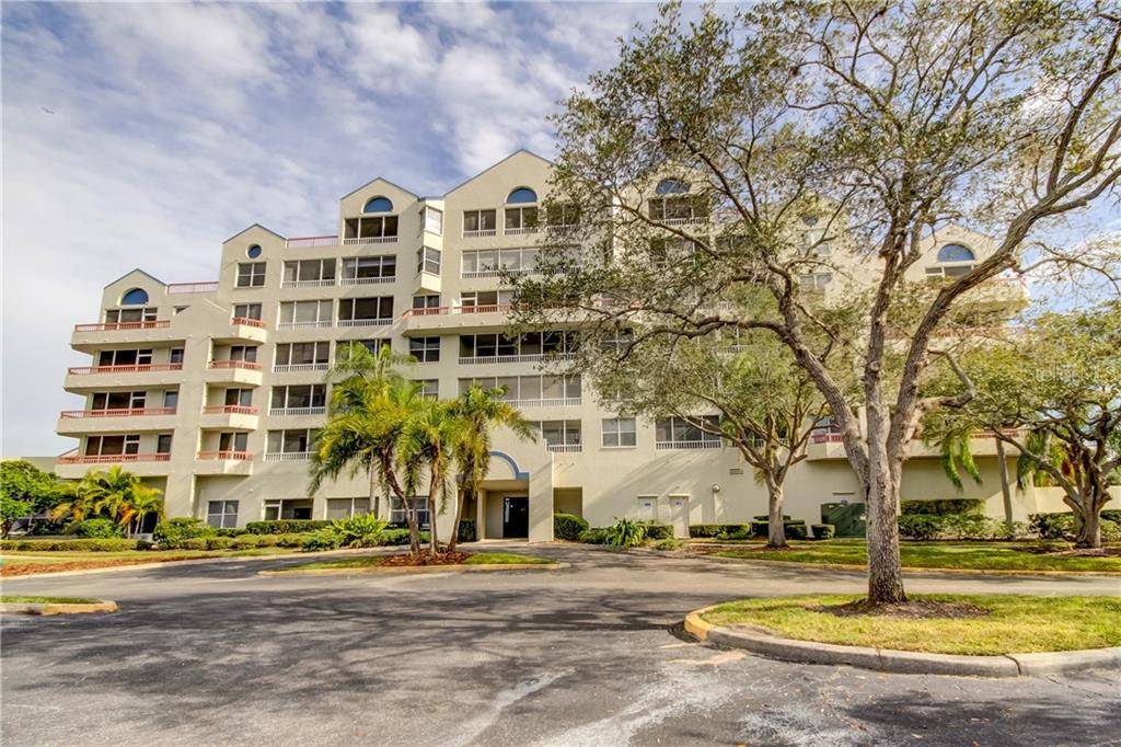 Clearwater, FL 33762,2333 FEATHER SOUND DR #C207