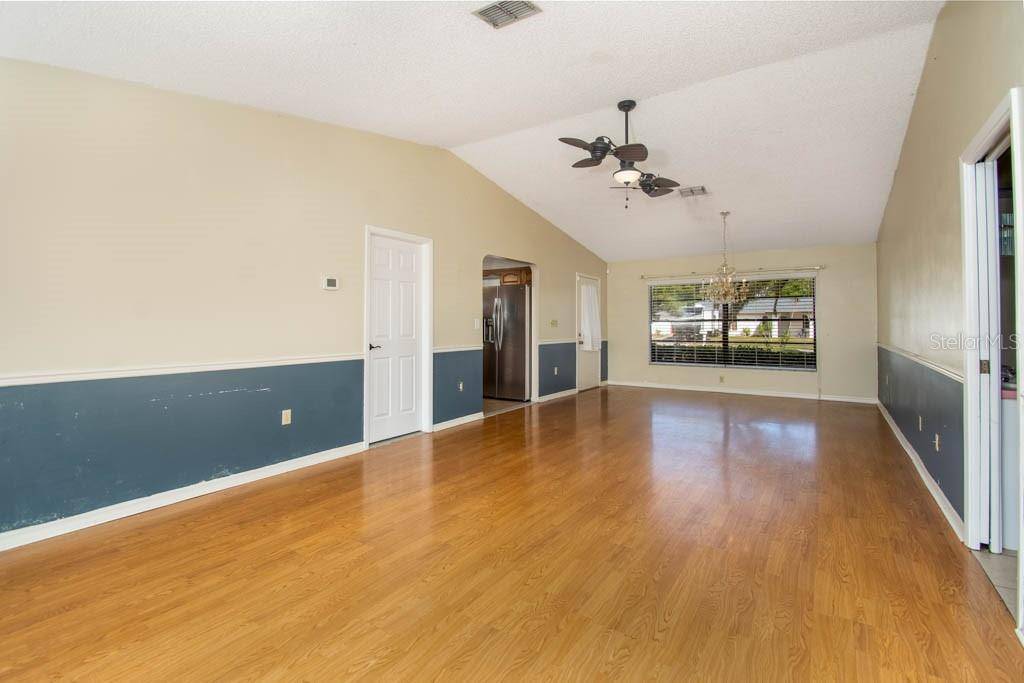 Tarpon Springs, FL 34689,506 WHISPERING OAK DR