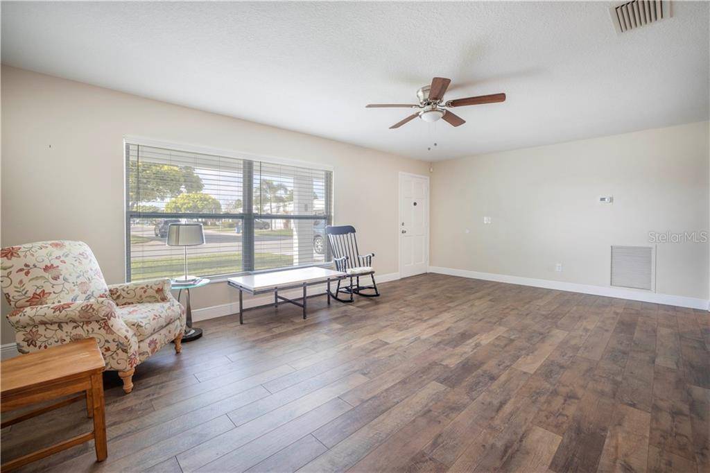 Pinellas Park, FL 33782,4043 93RD TER N #5