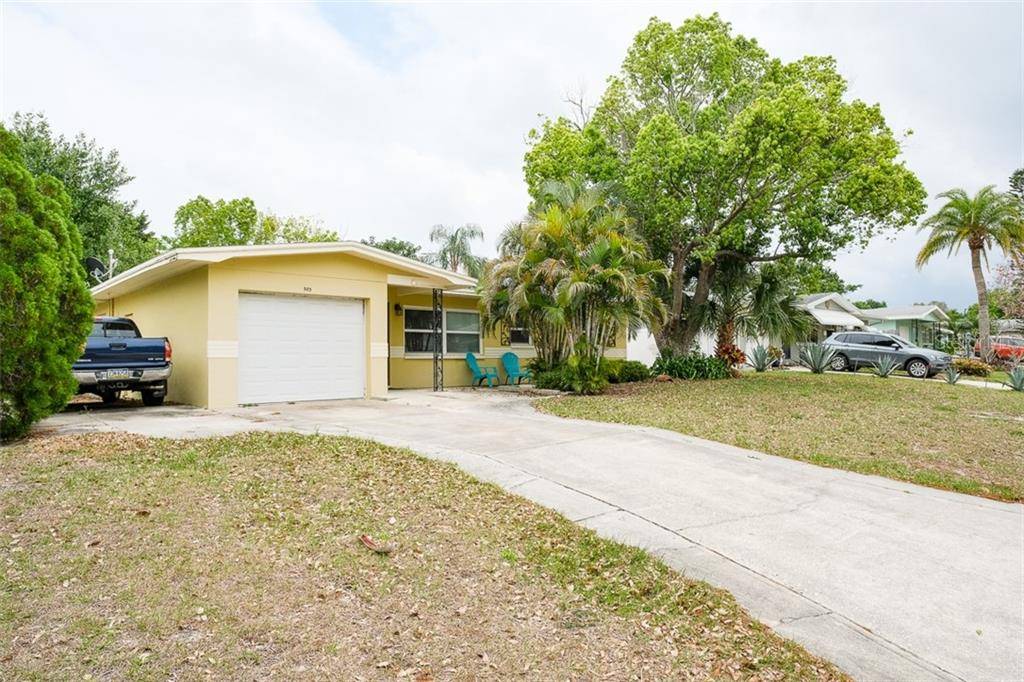 Dunedin, FL 34698,985 DUMONT DR