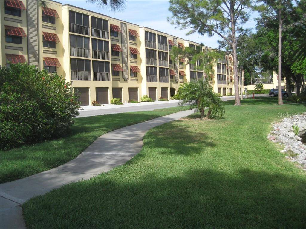 St Petersburg, FL 33709,5817 PARK ST N #309