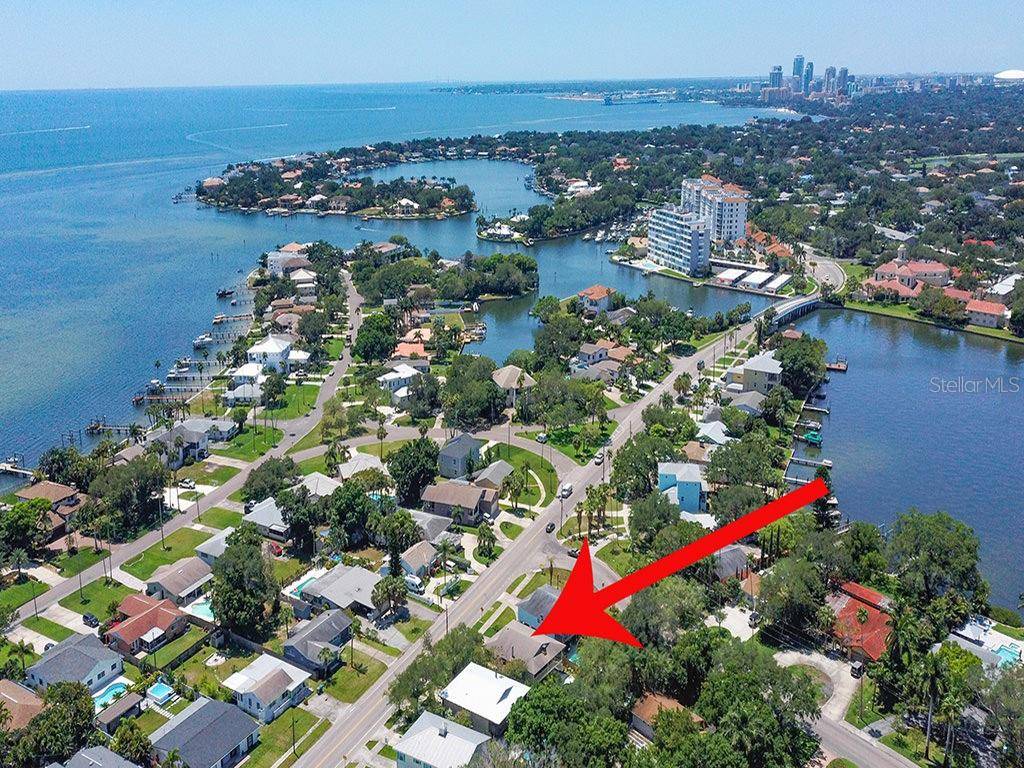 St Petersburg, FL 33703,3510 OVERLOOK DR NE