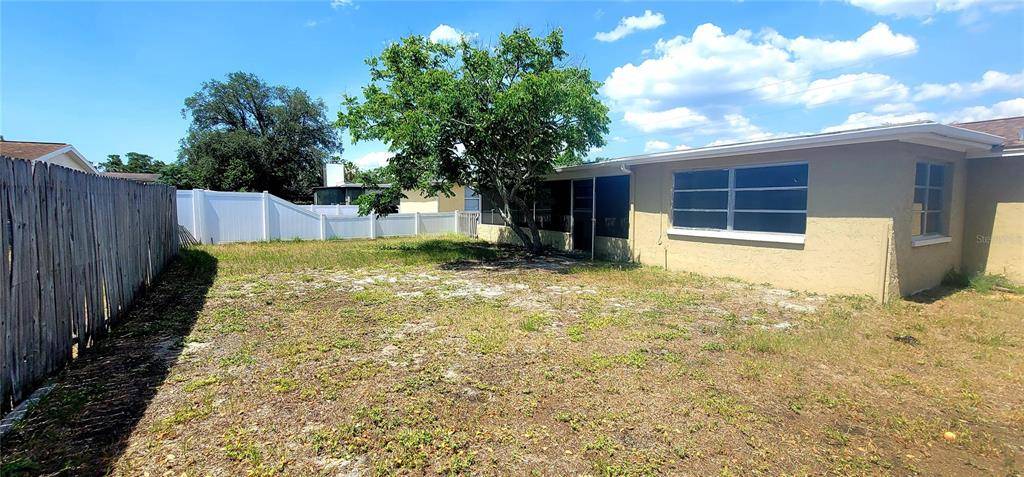 Port Richey, FL 34668,9821 GRAY FOX LN