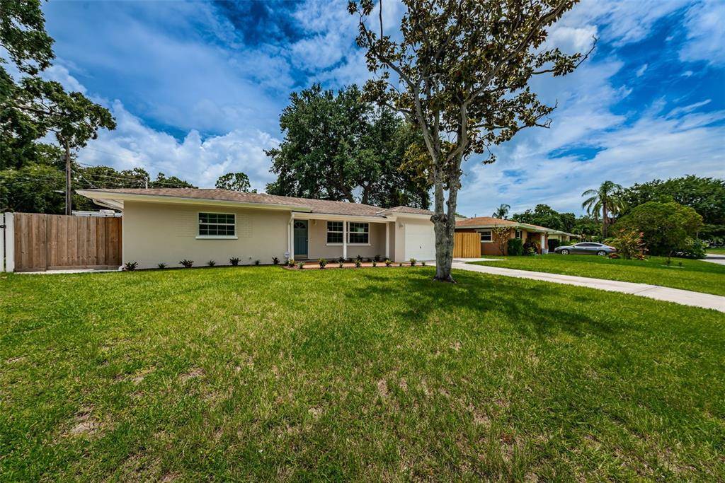 Dunedin, FL 34698,685 SAN ROY DR S