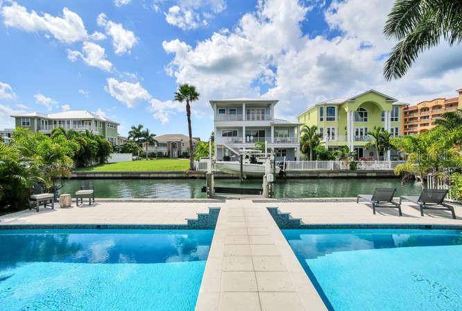 Redington Shores, FL 33708,206 SYDNEY LN