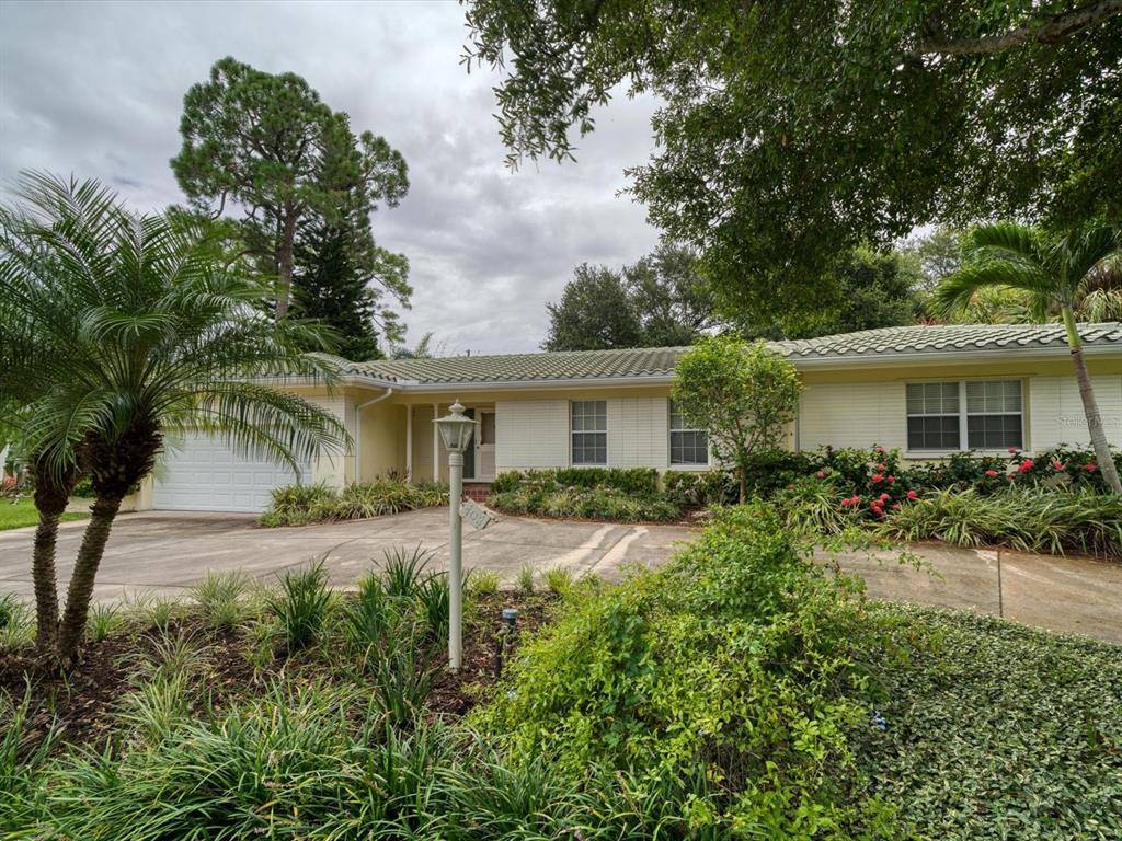 Largo, FL 33770,403 BAMBOO LN