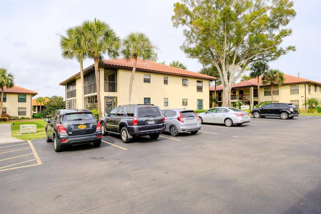 Clearwater, FL 33761,808 HAMMOCK PINE BLVD #808