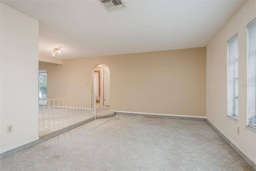 Tarpon Springs, FL 34689,1129 FORBES TRCE