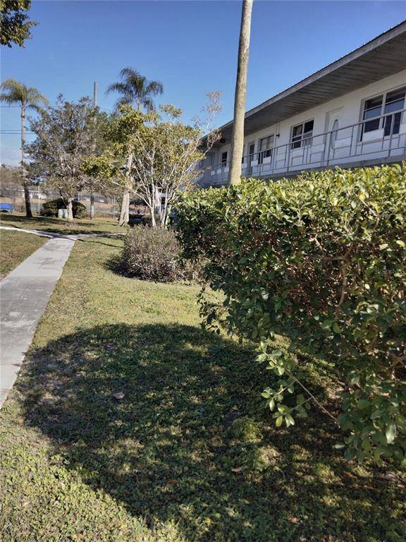 St Petersburg, FL 33714,5895 18TH ST N #19