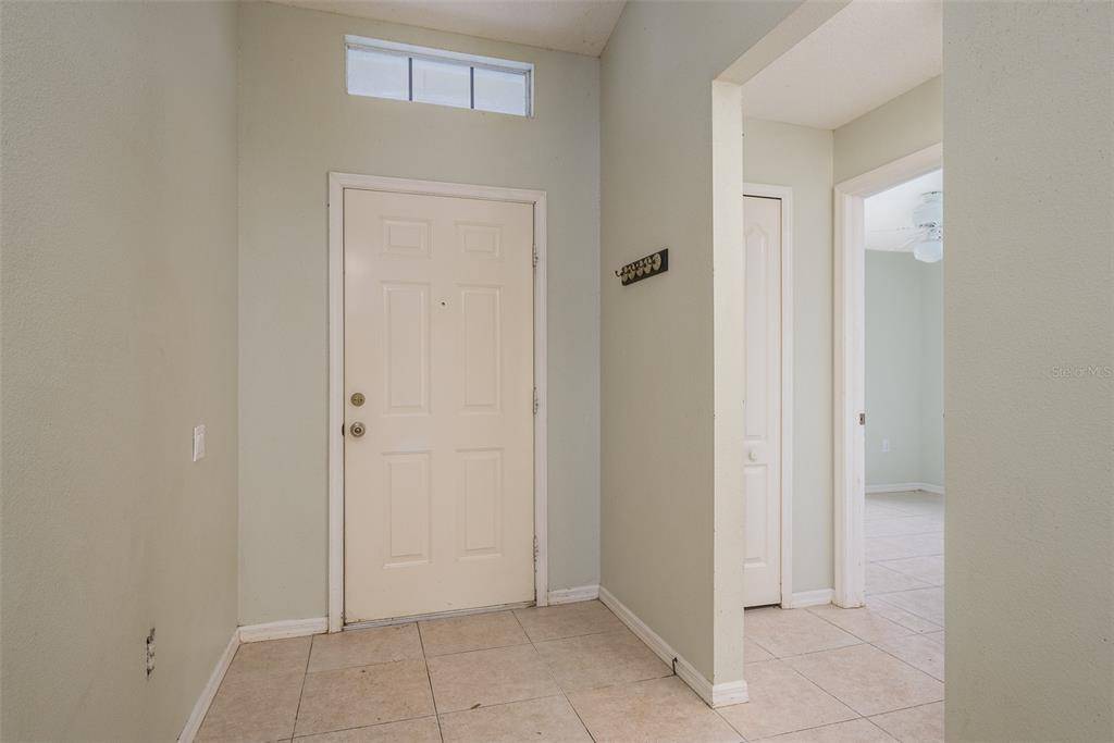 Tarpon Springs, FL 34689,1700 BLUE LAKE CT