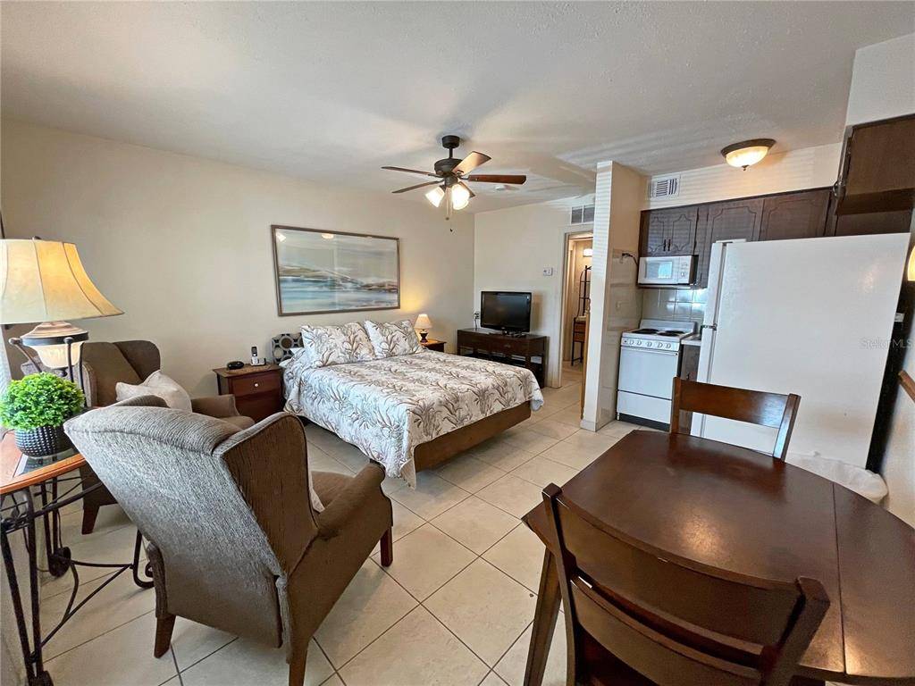 North Redington Beach, FL 33708,17300 GULF BLVD #2