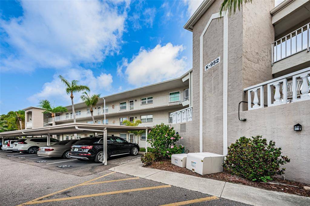 Dunedin, FL 34698,952 VIRGINIA ST #202