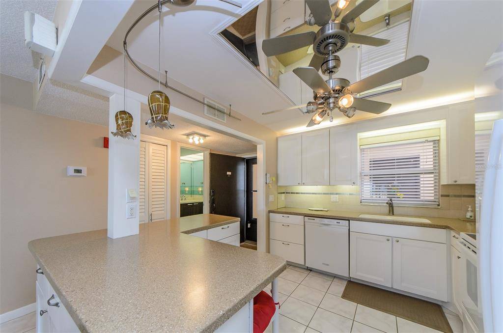 Clearwater Beach, FL 33767,1270 GULF BLVD #304