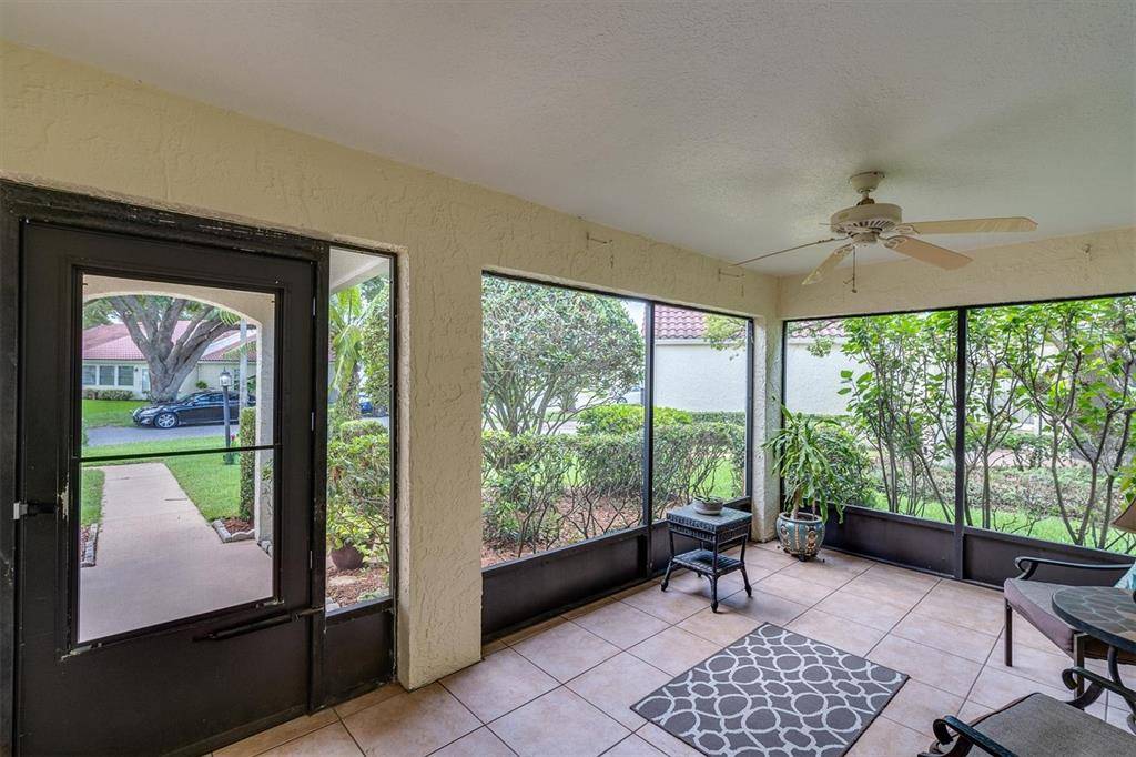 Palm Harbor, FL 34684,990 MADRID DR