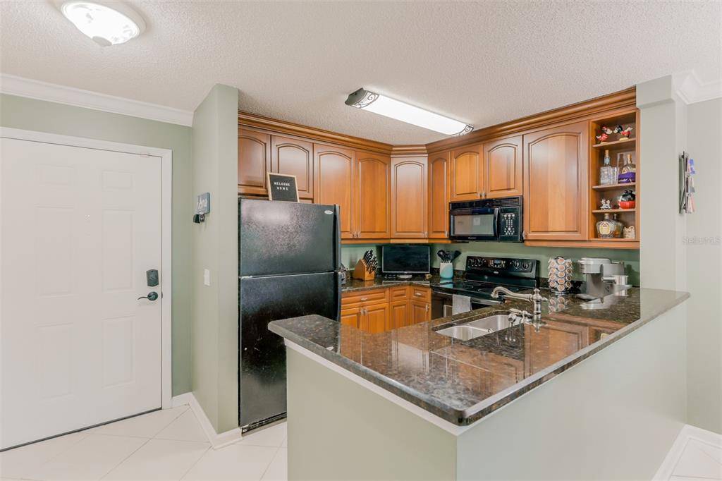 Clearwater, FL 33762,2400 FEATHER SOUND DR #214