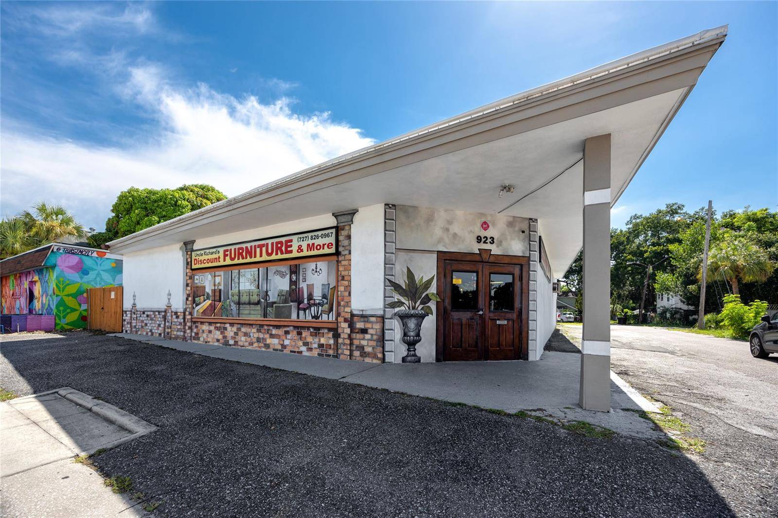 St Petersburg, FL 33705,923 DR MARTIN LUTHER KING JR ST S