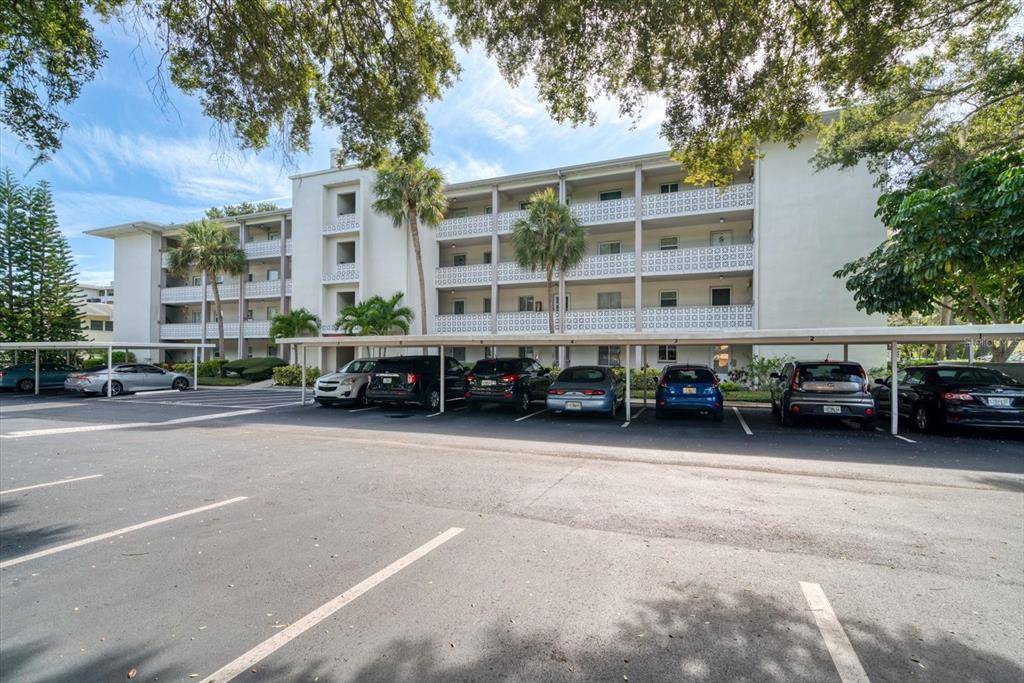 Clearwater, FL 33756,1524 LAKEVIEW RD #202