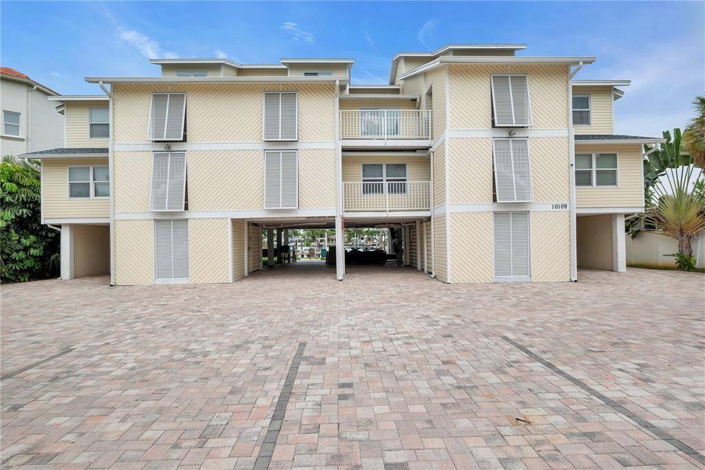 Treasure Island, FL 33706,10109 GULF BLVD #202