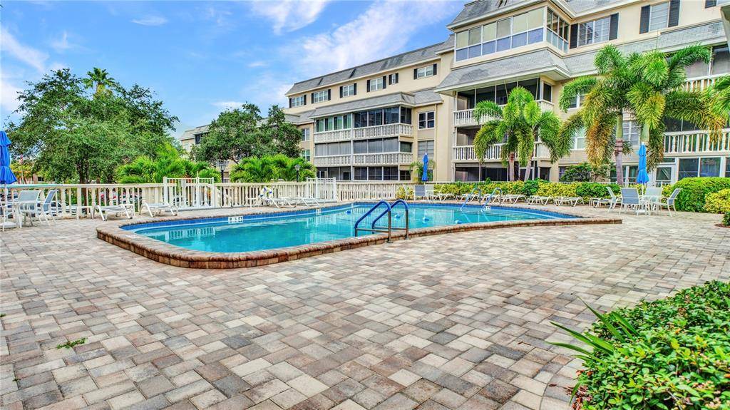 Belleair Bluffs, FL 33770,147 BLUFF VIEW DRIVE #105