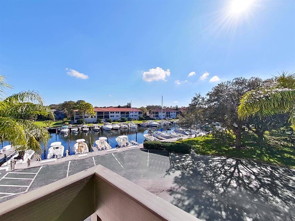 Tarpon Springs, FL 34689,1806 MARINER DR #211