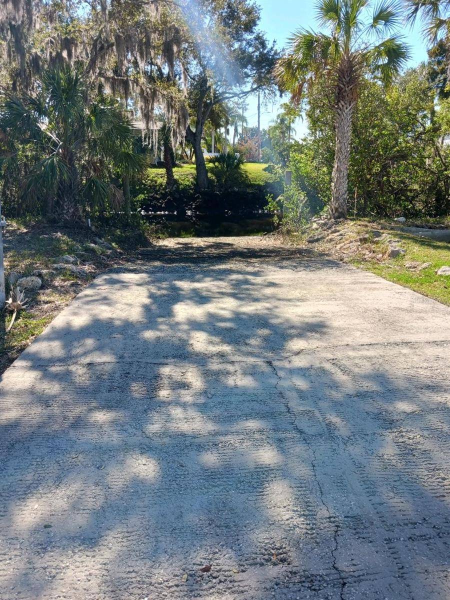 Port Richey, FL 34668,5353 TROPICAL WOODS CT