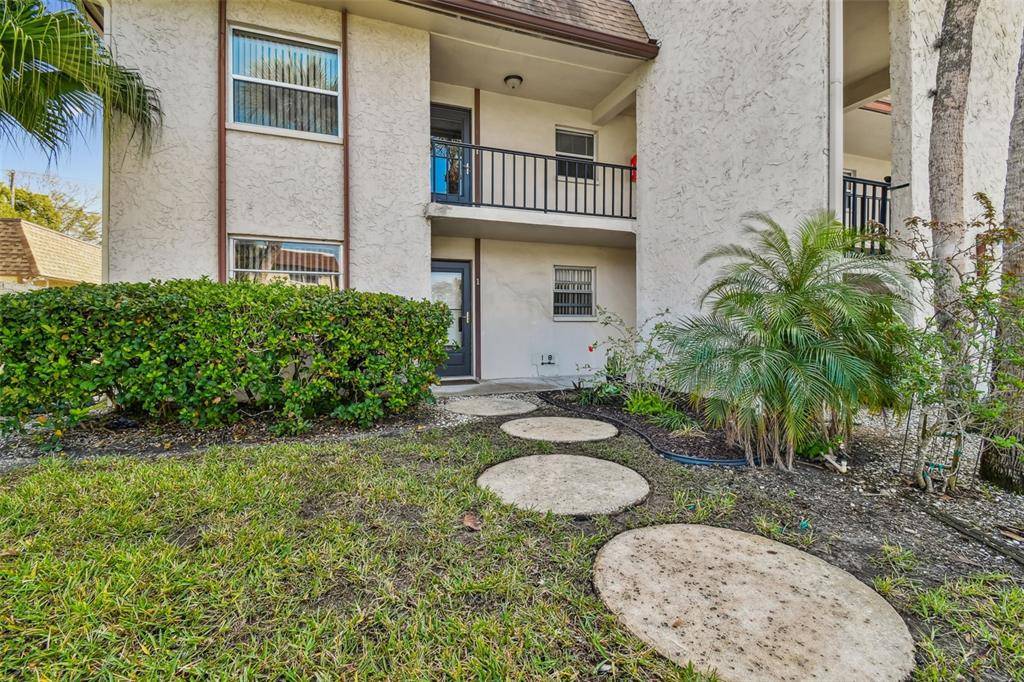 Largo, FL 33771,2750 E BAY DR #1A