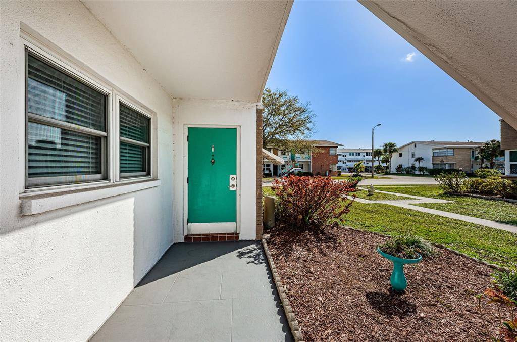 St Petersburg, FL 33714,6050 21ST ST N #1