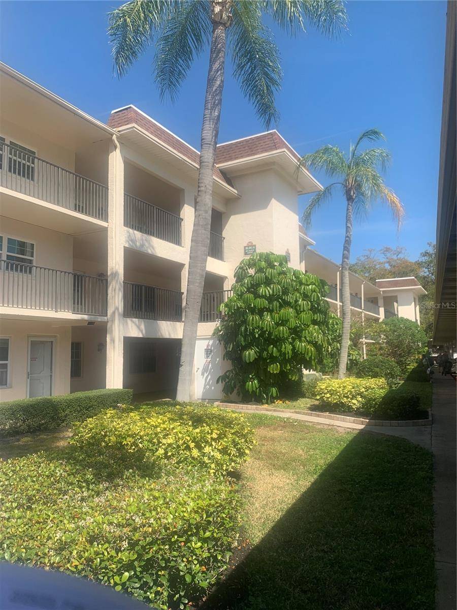 Dunedin, FL 34698,851 MAPLE CT #301