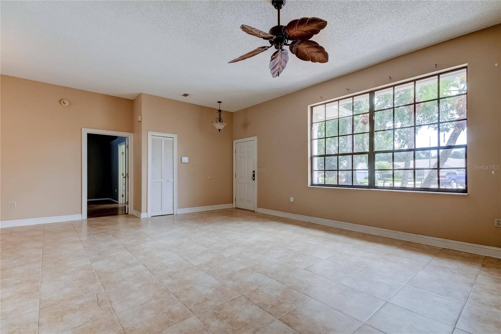 Tarpon Springs, FL 34688,644 HEATHERWOOD CT