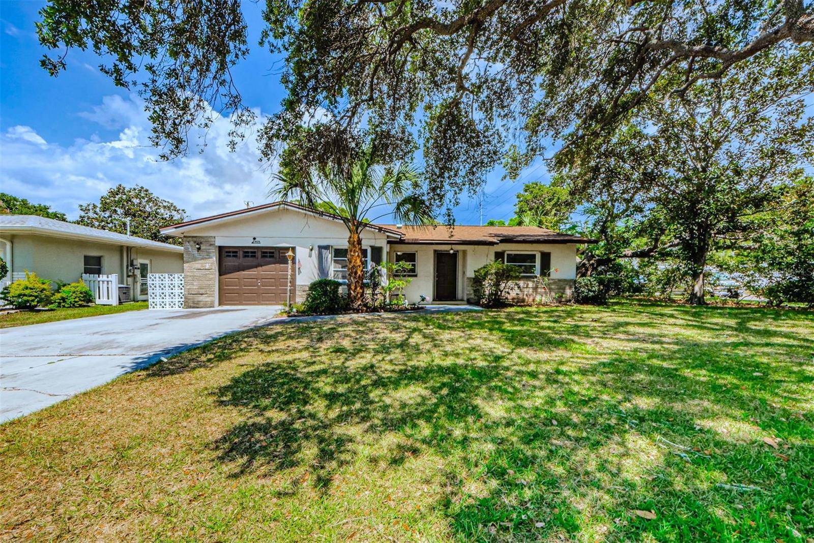 Dunedin, FL 34698,1409 GLADYS CIR