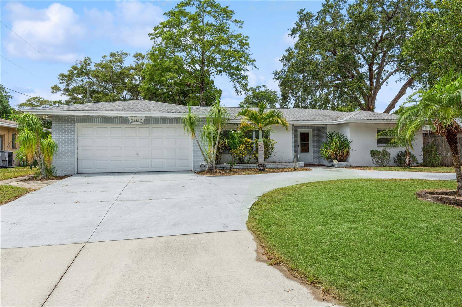 Dunedin, FL 34698,632 OAKWOOD DR