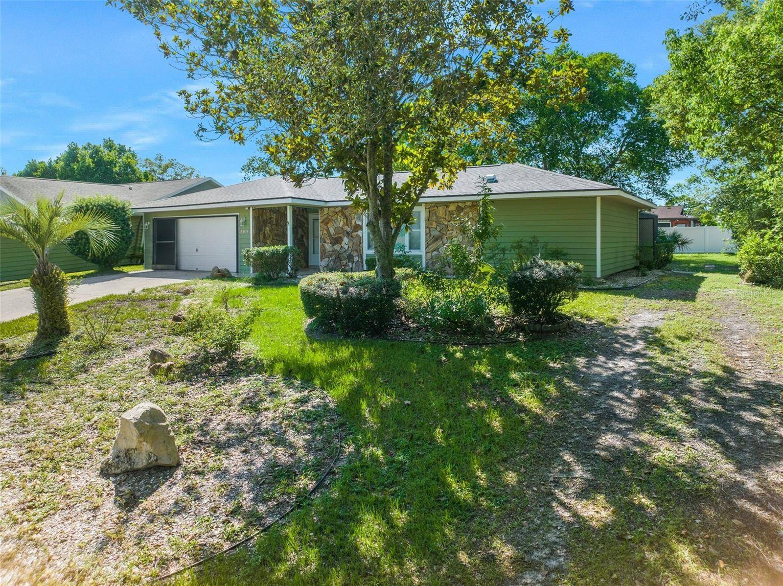 Weeki Wachee, FL 34613,8509 DIRLENTON WAY