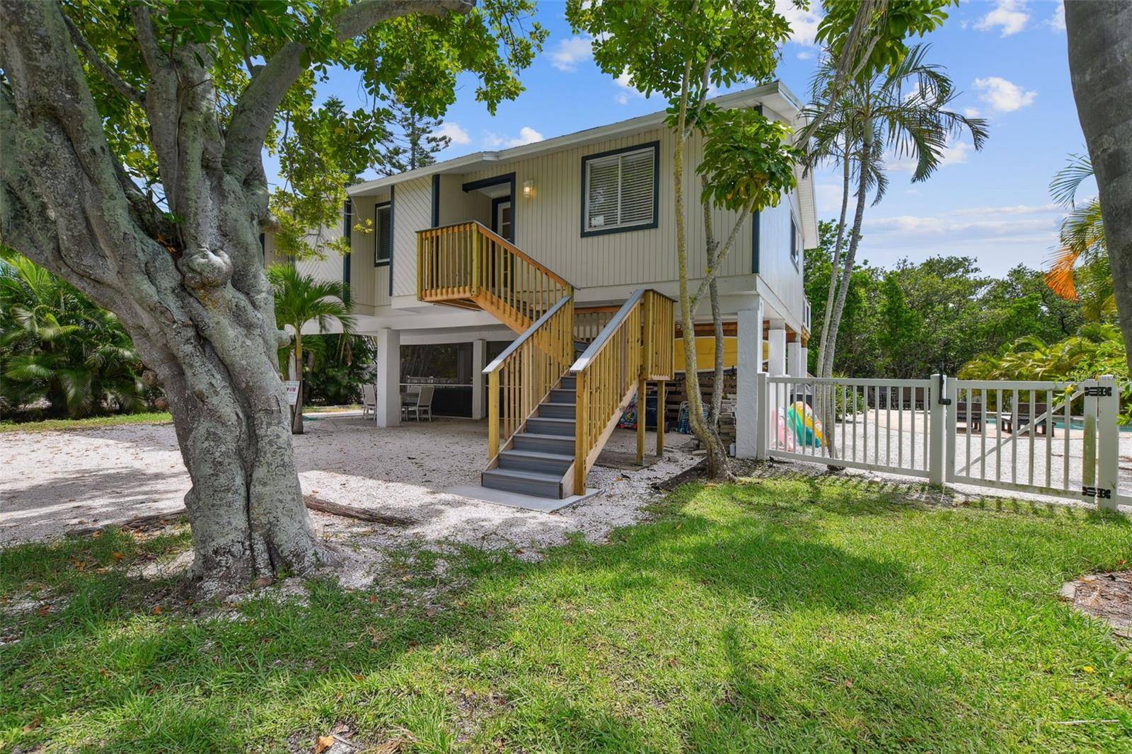 Anna Maria, FL 34216,131 HAMMOCK RD