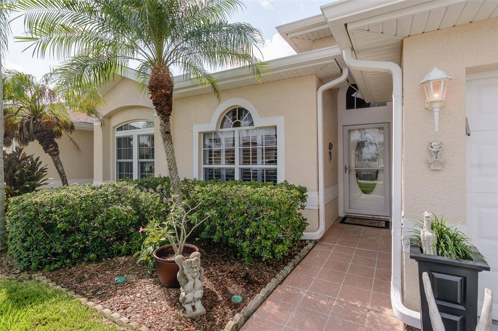 Dunedin, FL 34698,875 MICHELE CIR