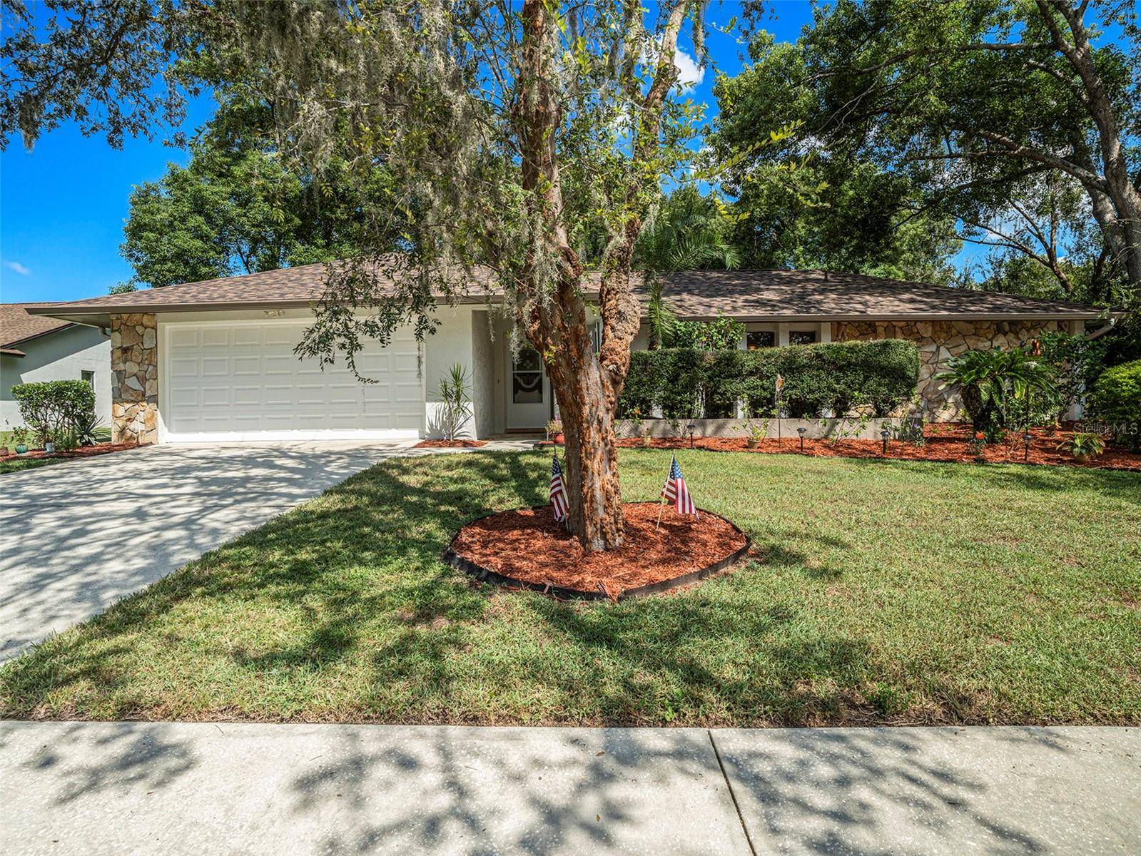 Seffner, FL 33584,401 RUNNING HORSE RD