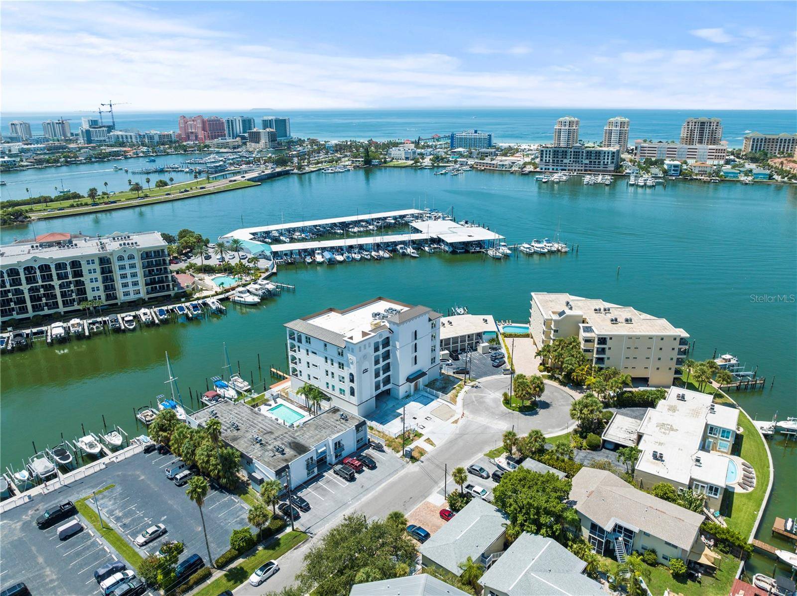 Clearwater, FL 33767,211 DOLPHIN PT #401