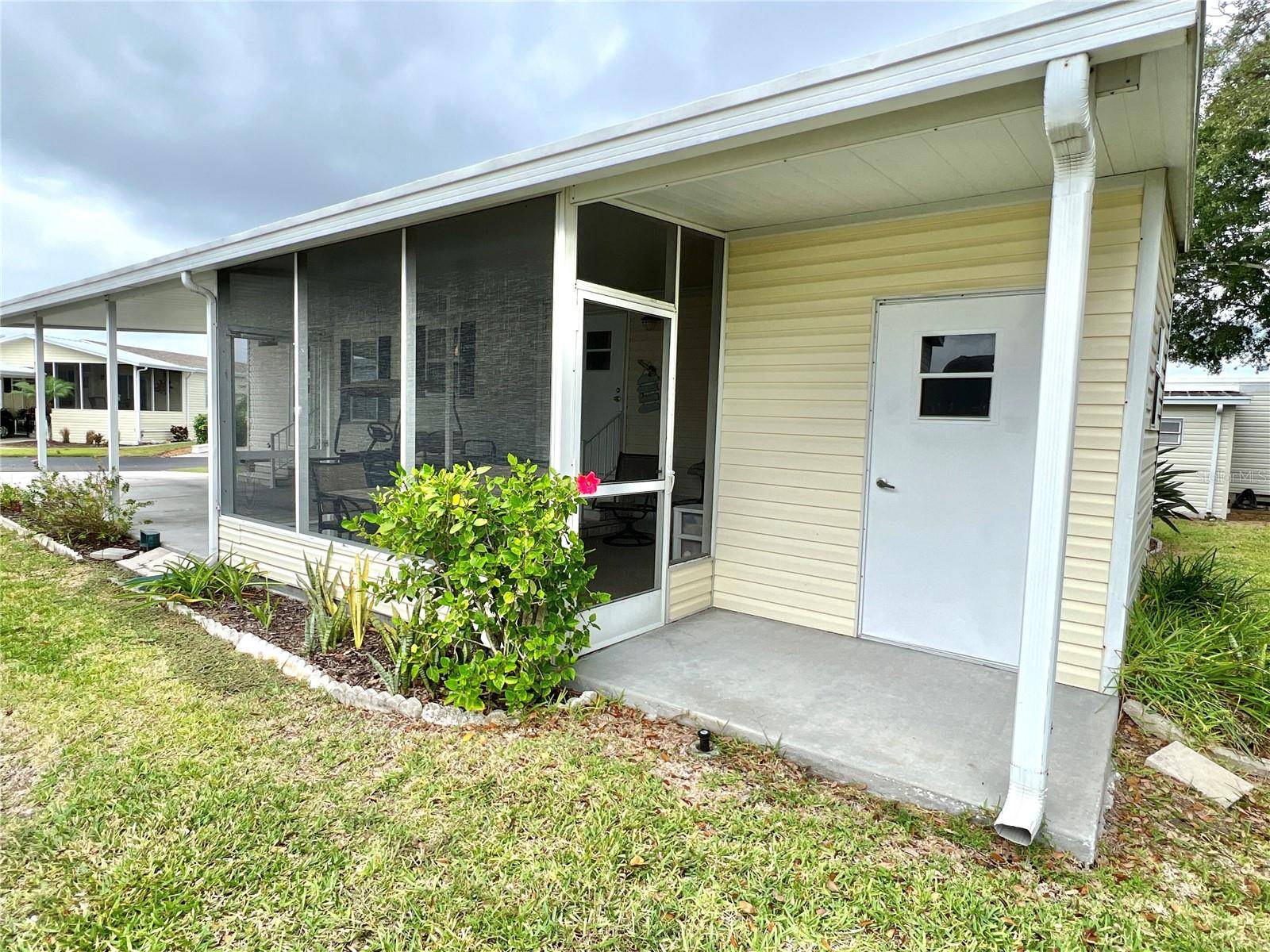 St Petersburg, FL 33702,7107 MOUNT ESSEX DR NE #520