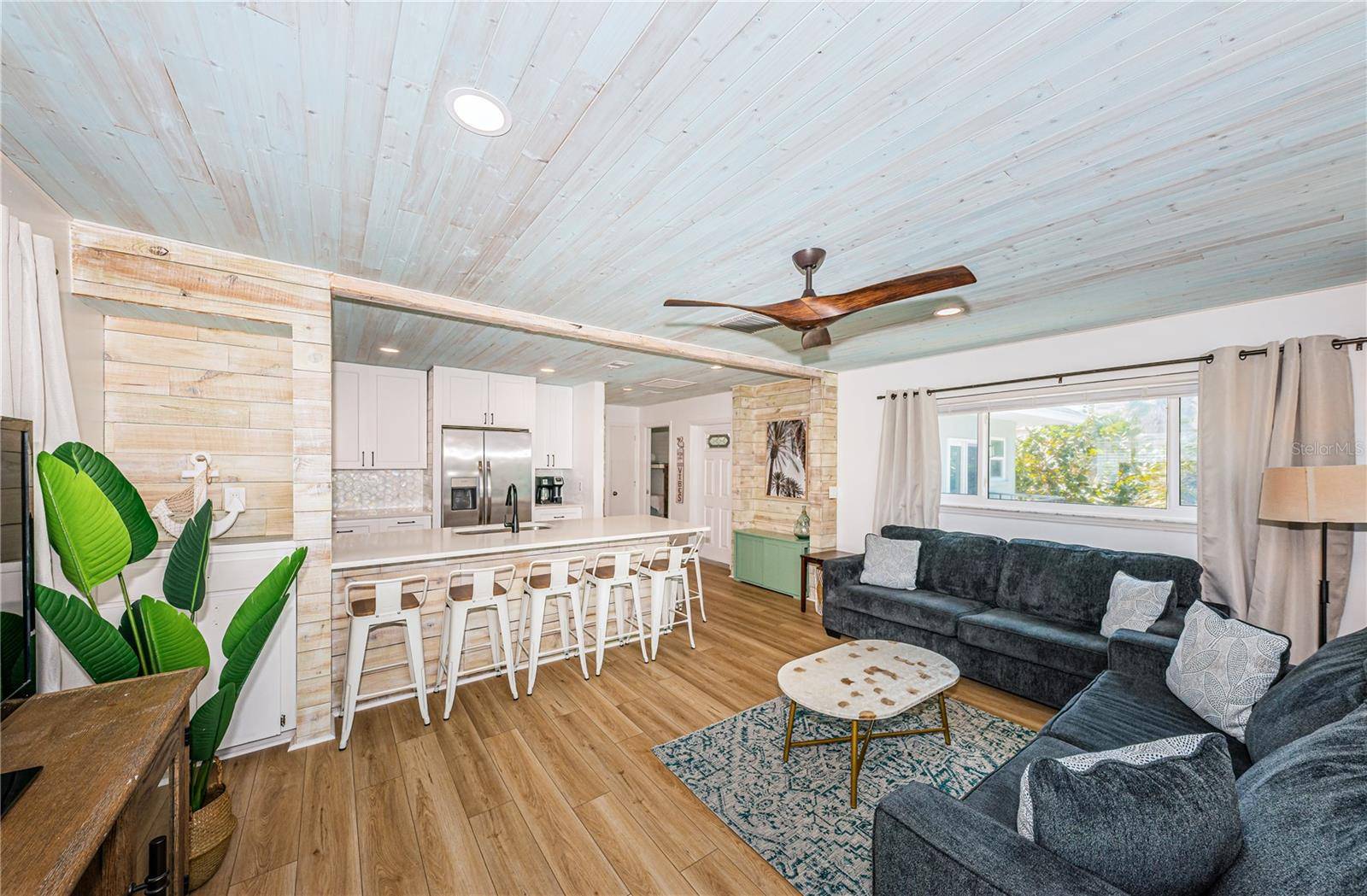 Redington Shores, FL 33708,150 BEACH AVE #2