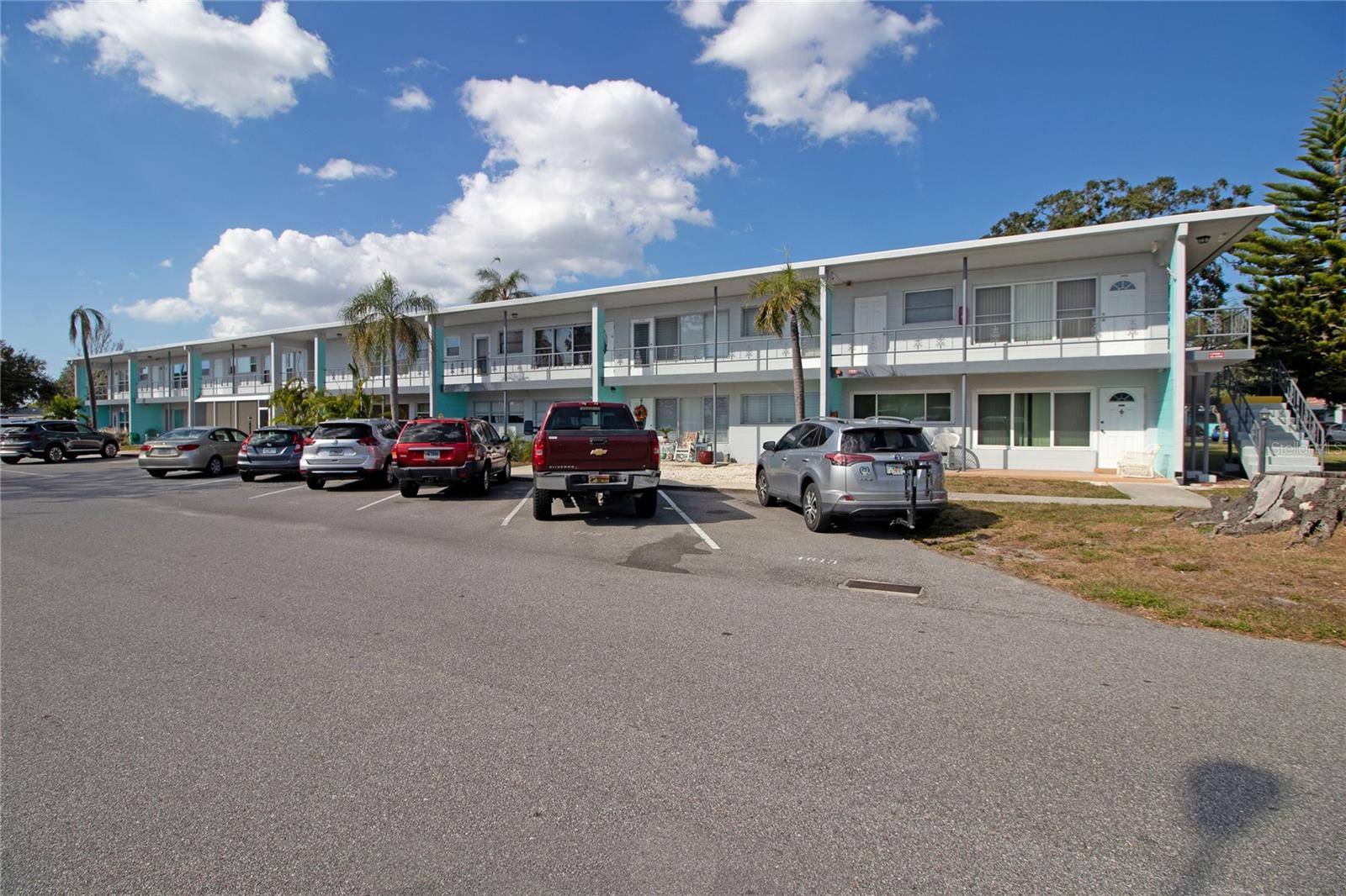 Kenneth City, FL 33709,5861 42ND TER N #1713