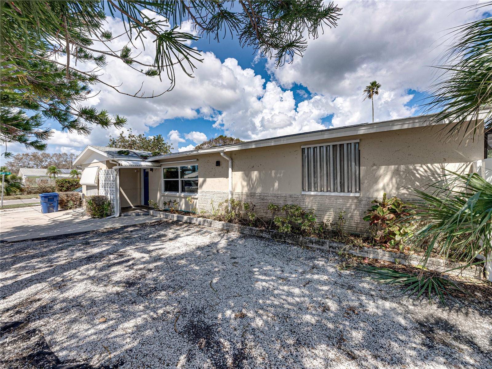 Redington Beach, FL 33708,16003 2ND ST E