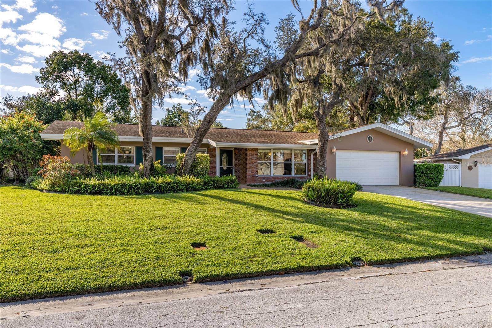 Dunedin, FL 34698,1115 FAIRWAY DR