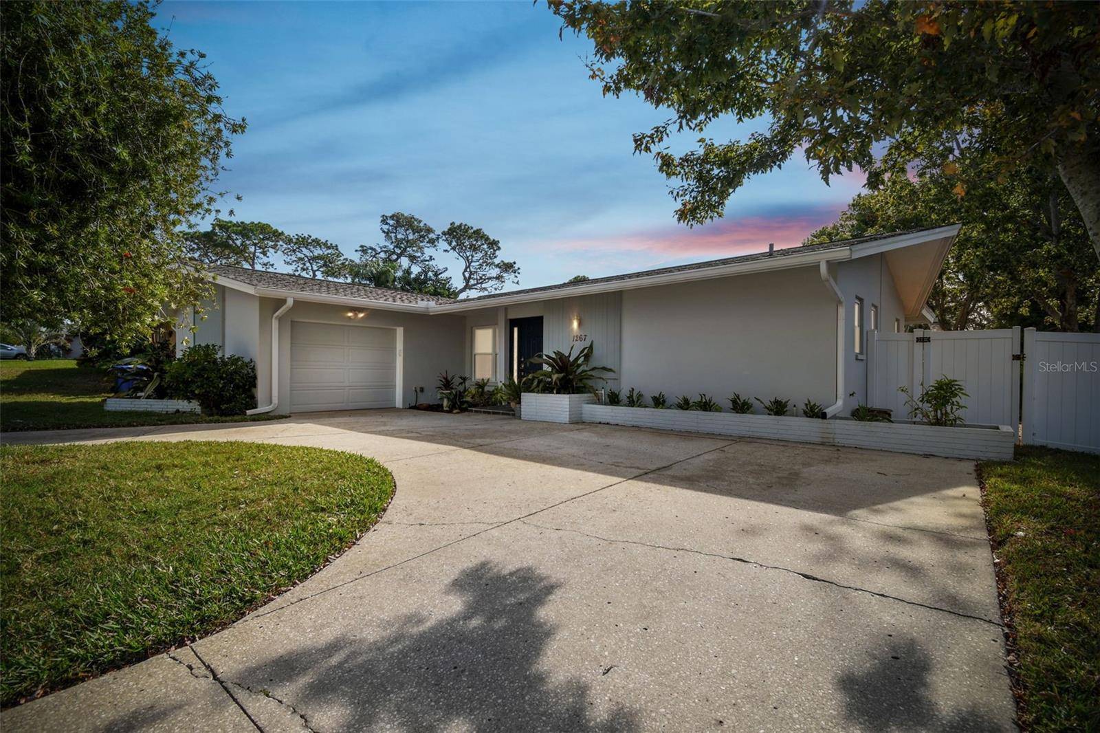 Dunedin, FL 34698,1267 INVERNESS DR