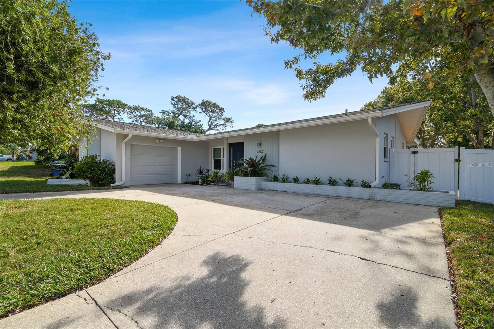 Dunedin, FL 34698,1267 INVERNESS DR