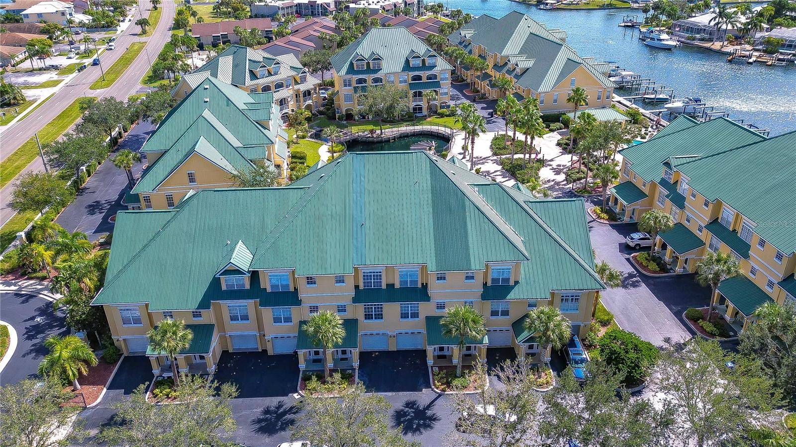 Apollo Beach, FL 33572,6453 SUNSET BAY CIR